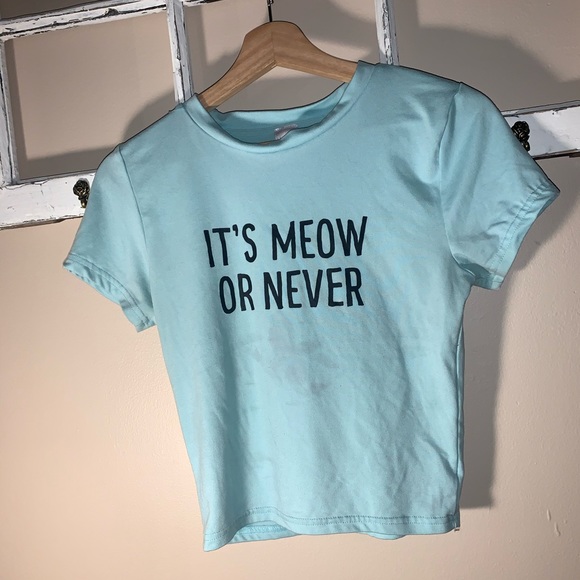 Graphic T-shirt - Picture 2 of 3